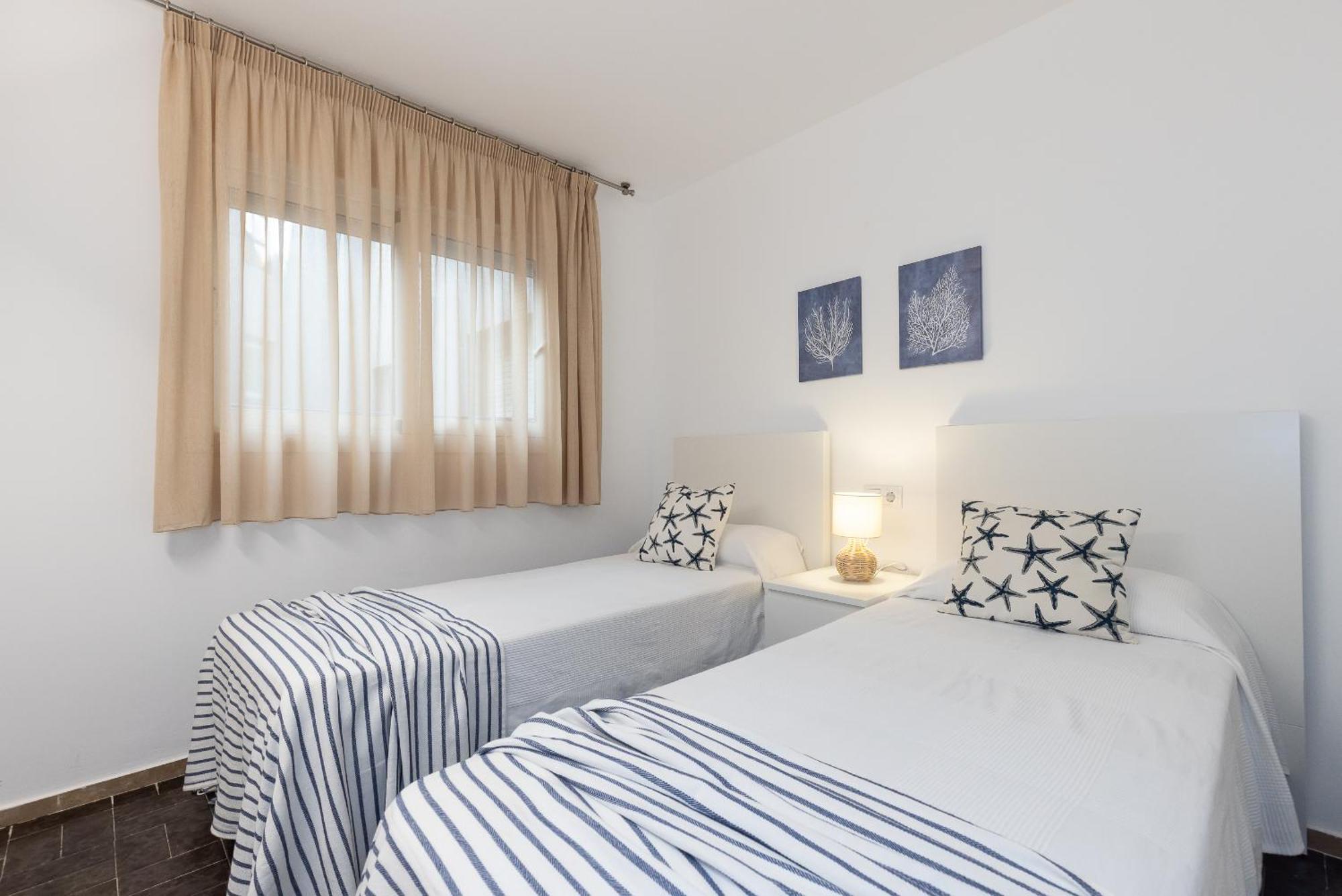 Uhc Dms Family Apartments Cambrils Δωμάτιο φωτογραφία