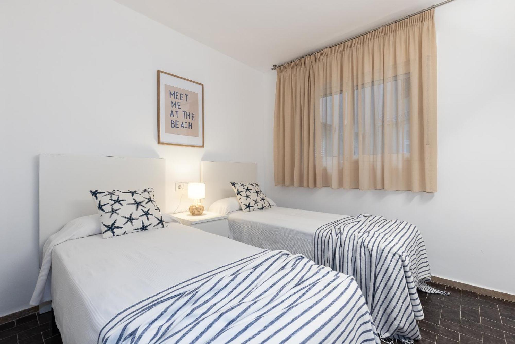 Uhc Dms Family Apartments Cambrils Δωμάτιο φωτογραφία