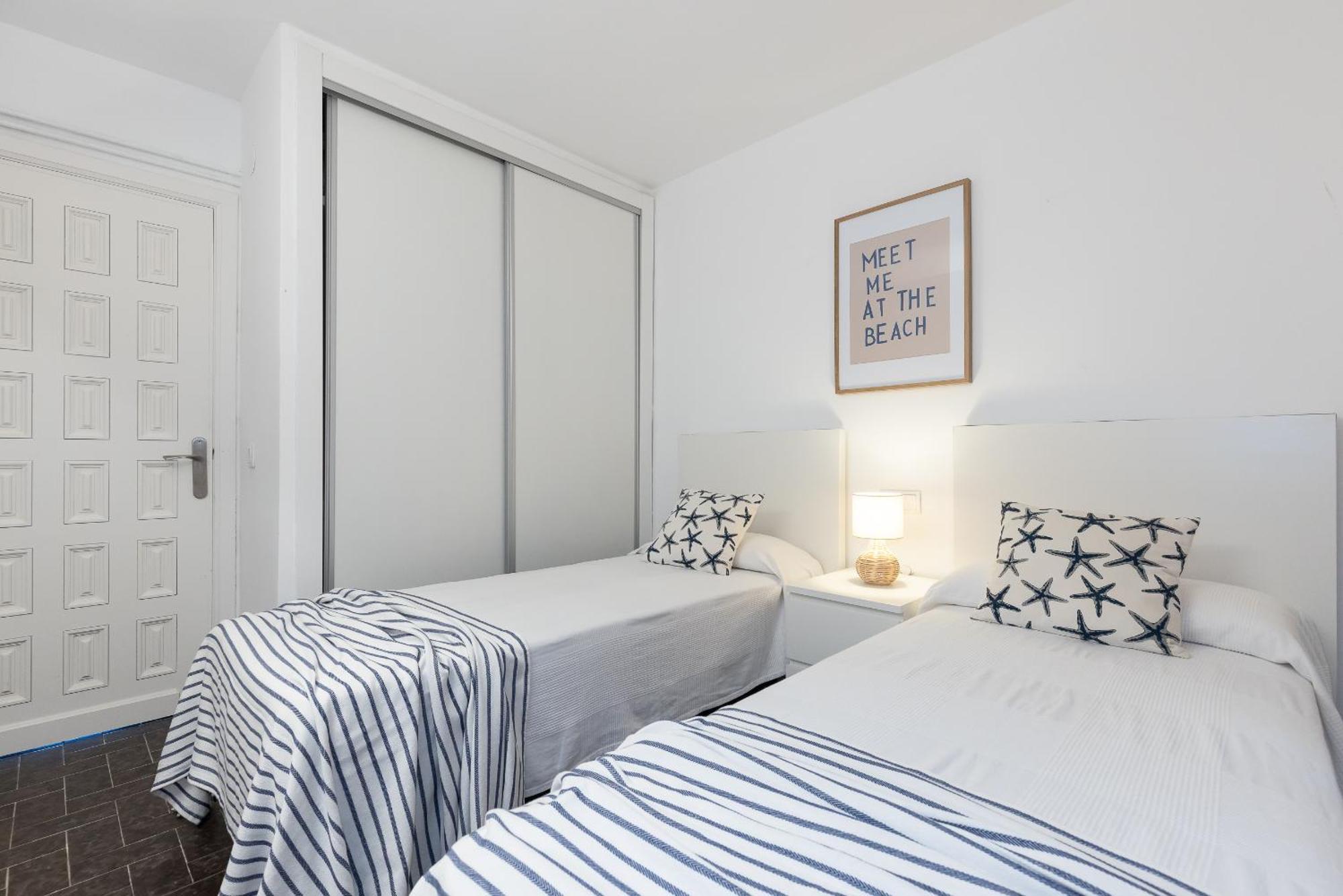Uhc Dms Family Apartments Cambrils Δωμάτιο φωτογραφία
